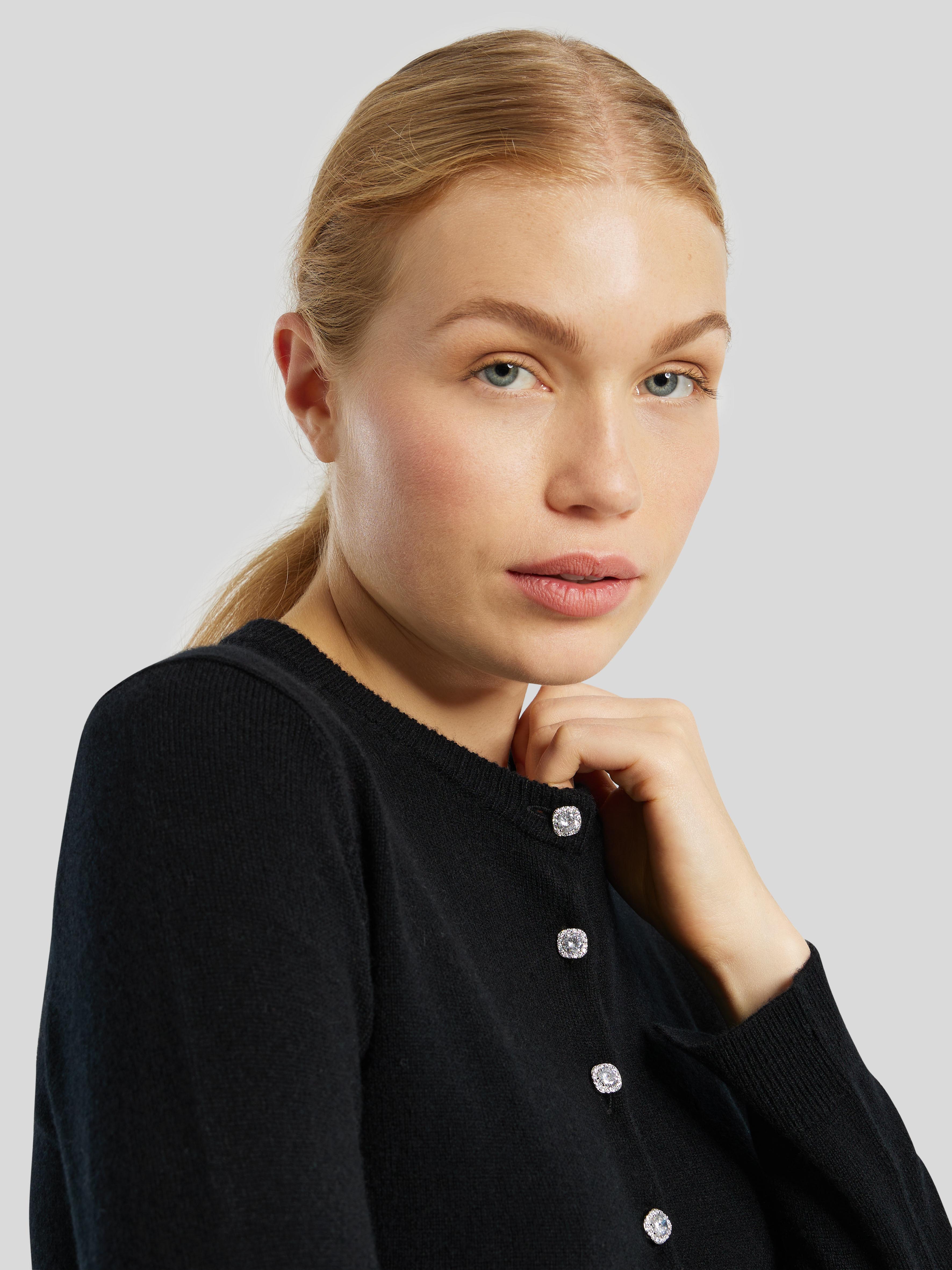 Strickjacke mit Steinchen