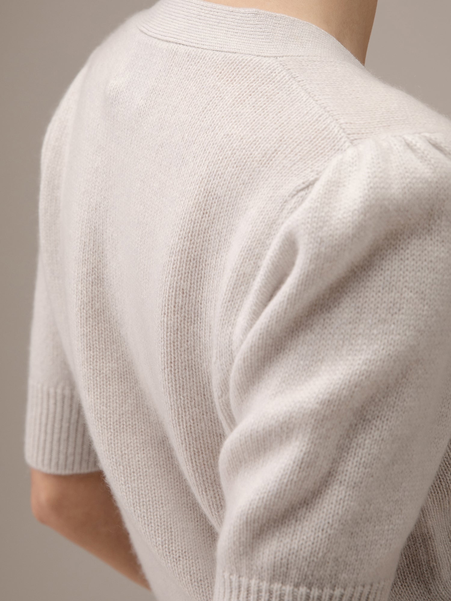 ALLUDE Cropped Strickjacke aus Schurwolle Damen (SILBER)