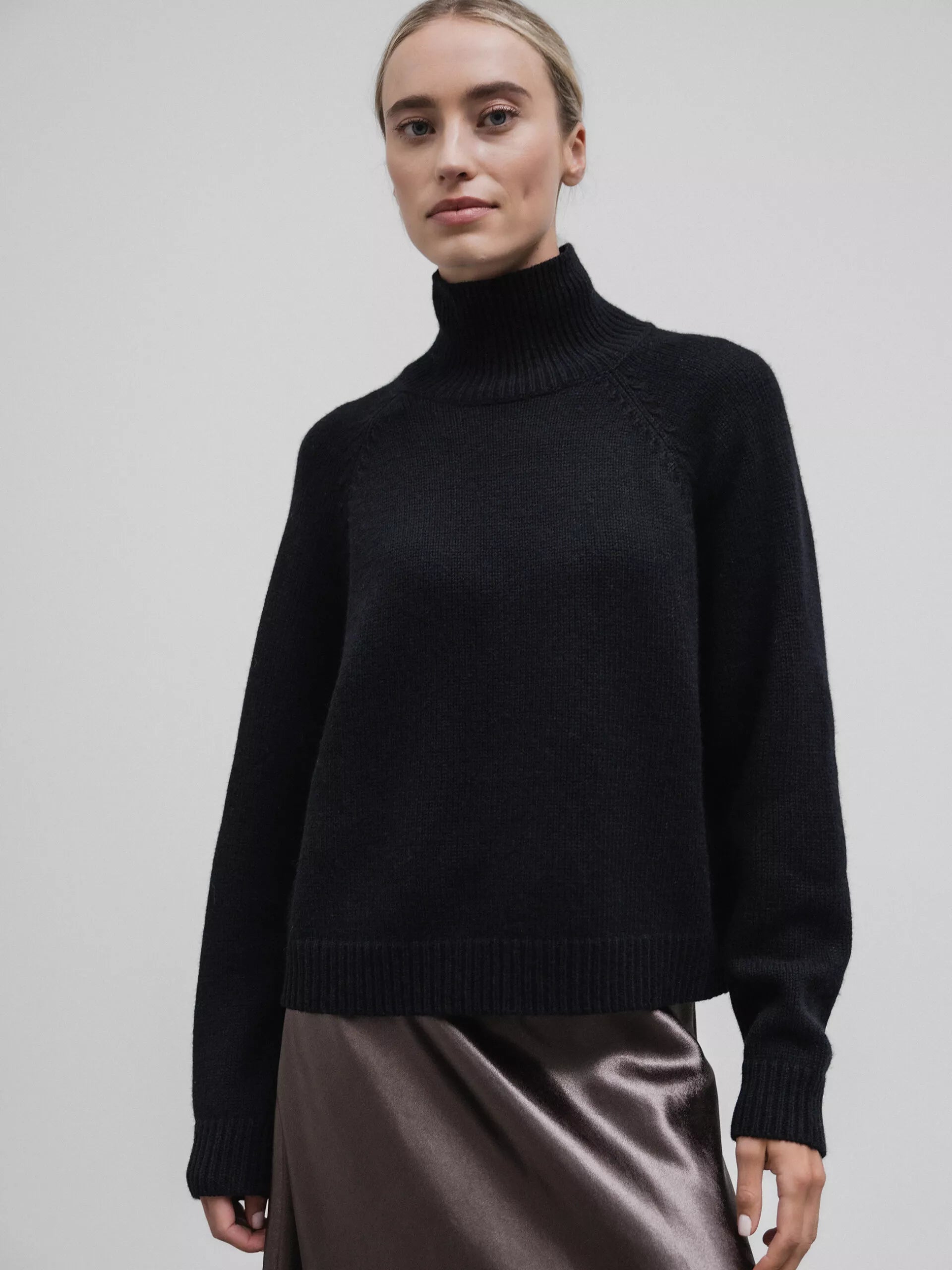 ALLUDE Turtleneck Pullover aus Schurwolle Damen (90 SCHWARZ)