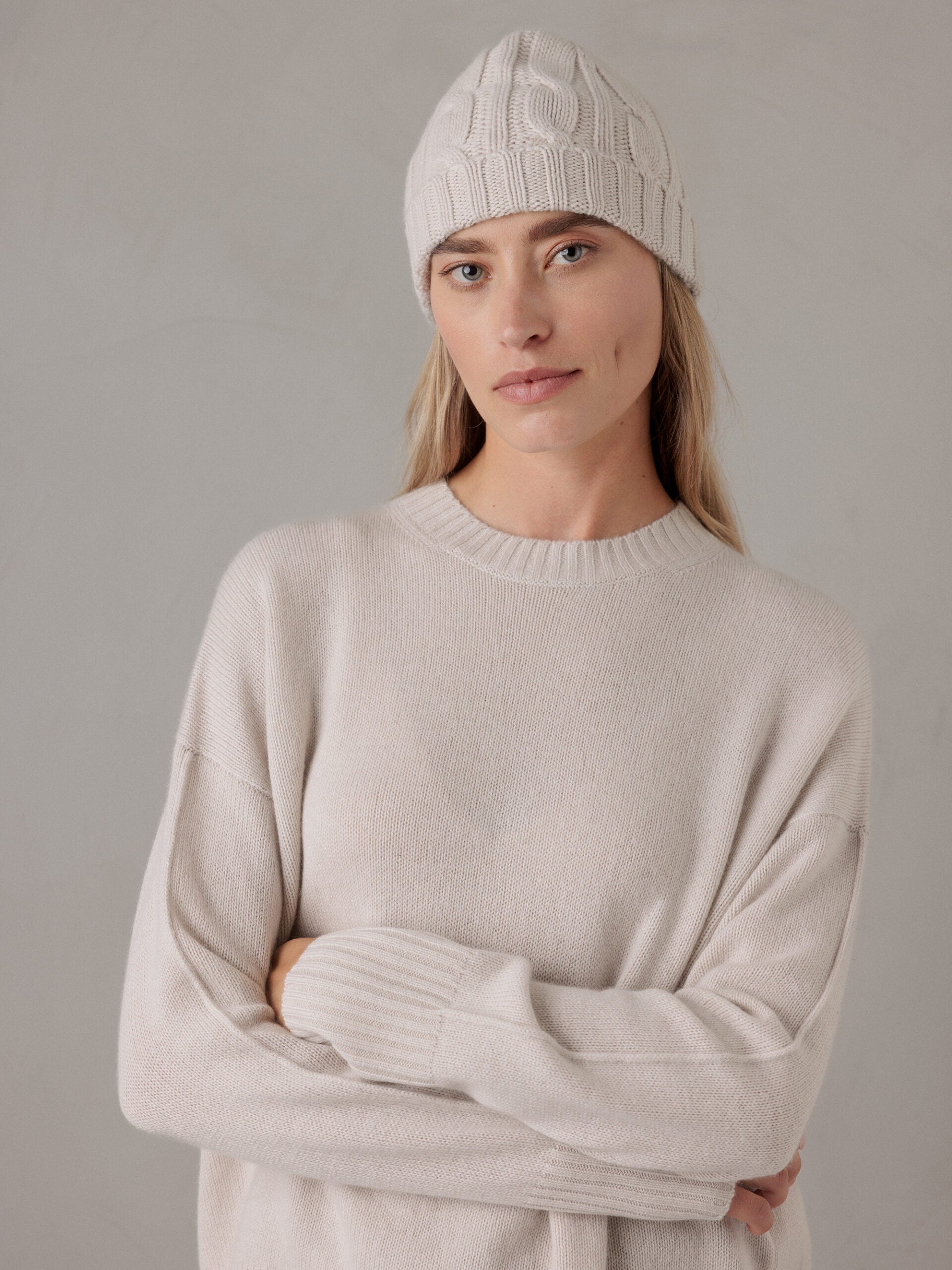ALLUDE Mütze aus Cashmere Damen (43 LT SAND)