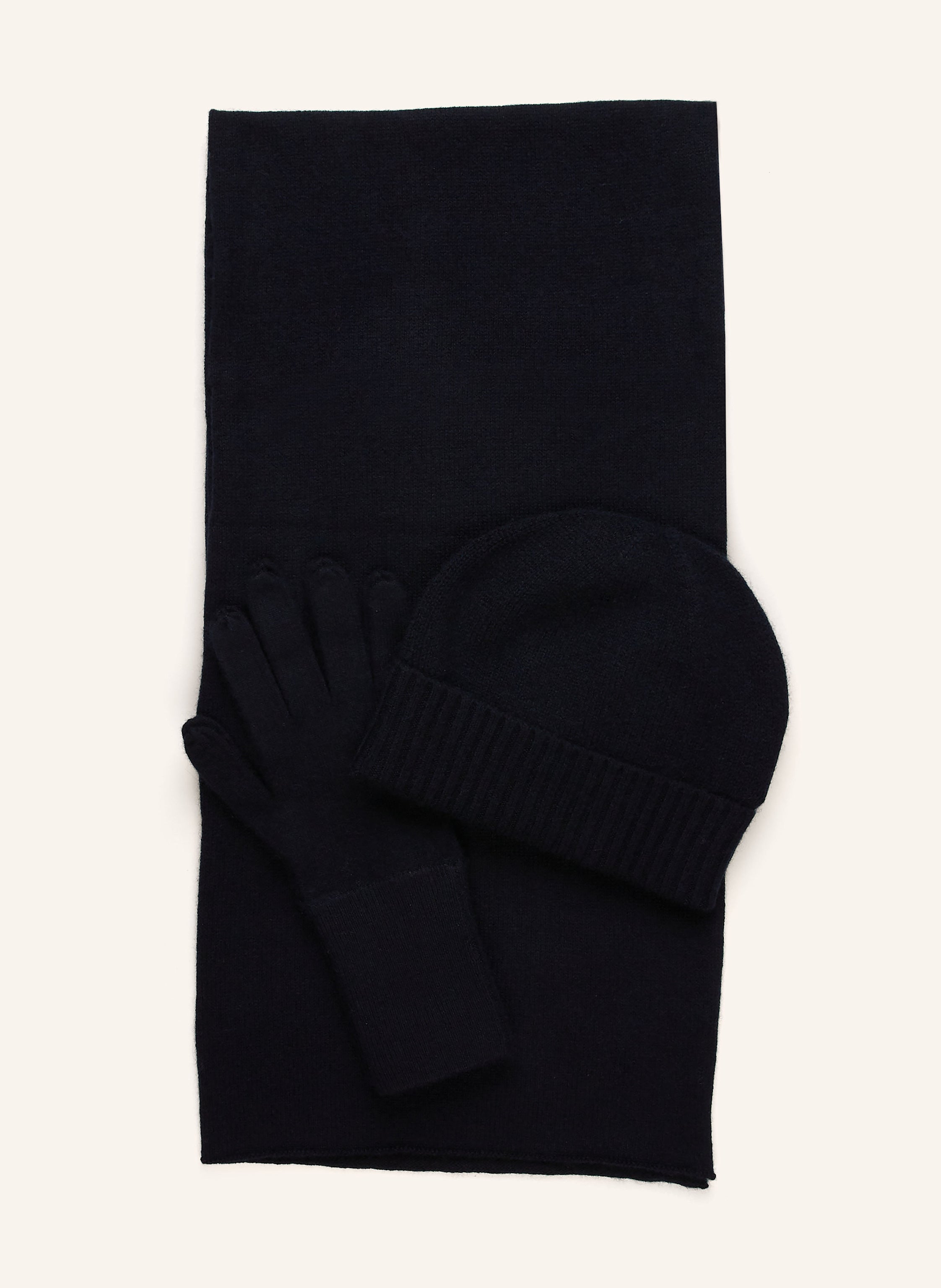 Set: Schal, Mütze und Handschuhe