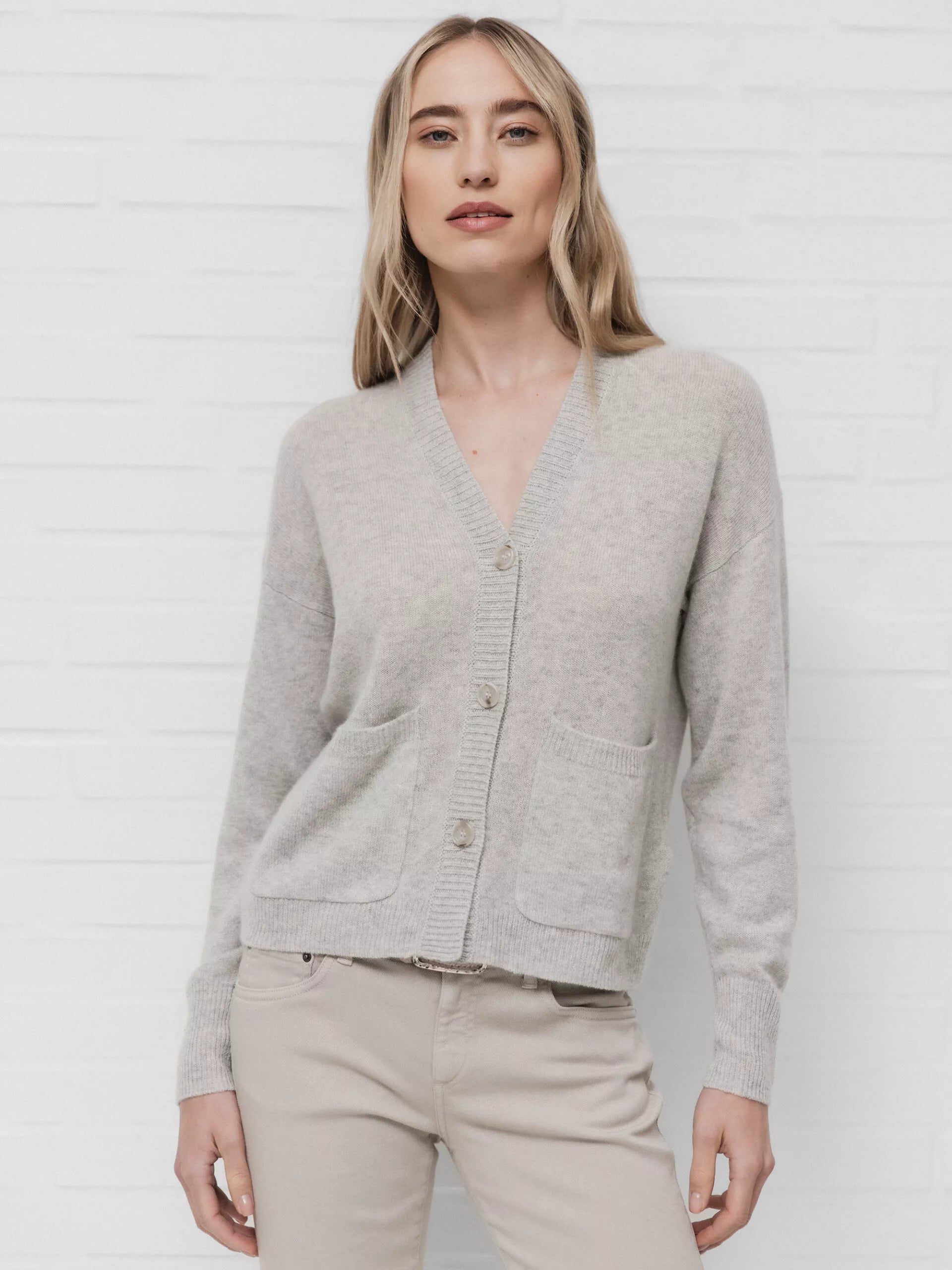 ALLUDE Leichte Strickjacke aus Cashmere Damen (81 SILBER MEL)