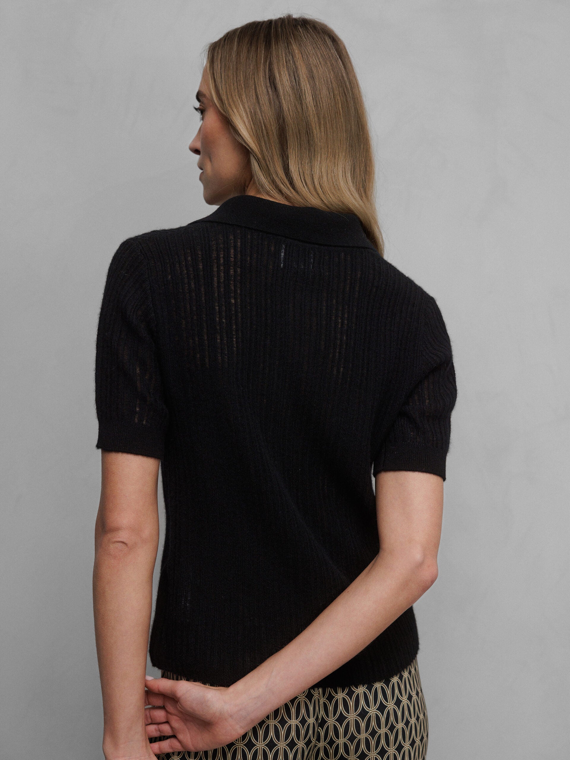 ALLUDE Kurzarm- Strickhemd aus Cashmere Damen (90 SCHWARZ)